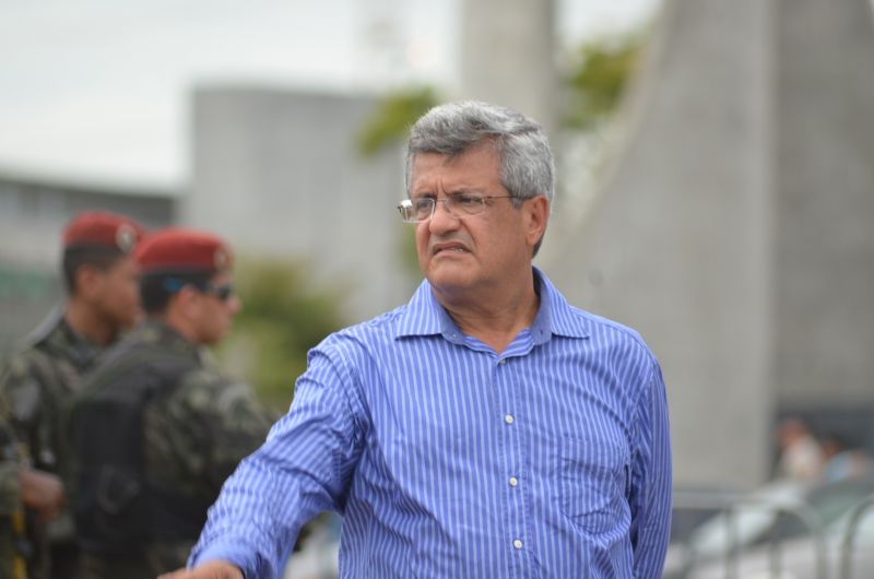 Secretário João Carlos Bacelar se antecipou e pediu demissão na terça