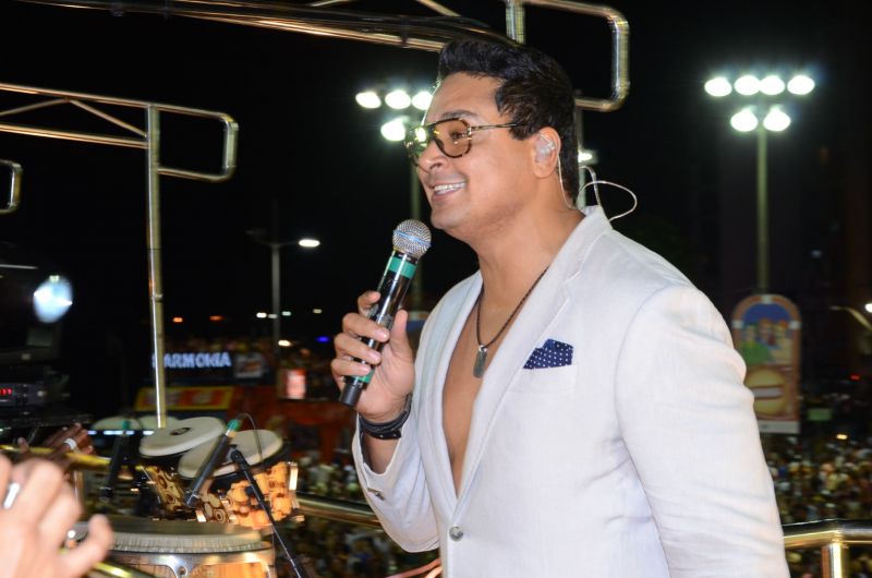 Xandy mostra Harmonia em seu Samba