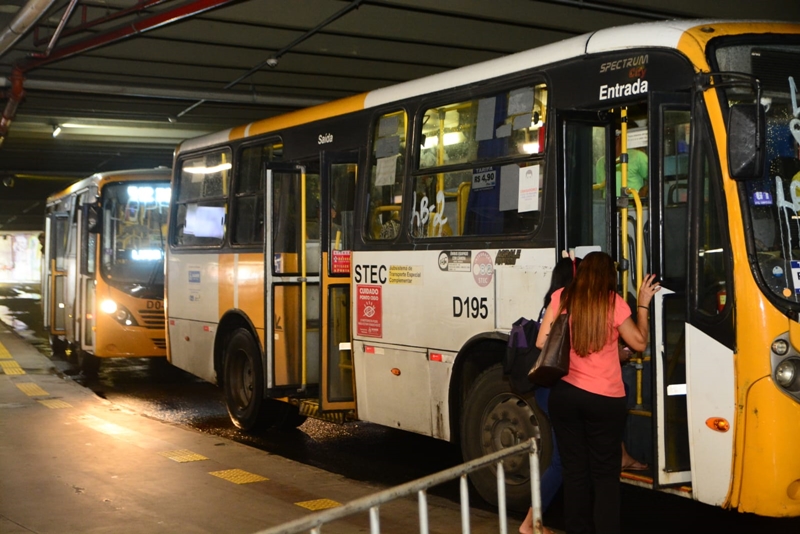 Os "amarelinhos" têm sido alternativa para os usuários do transporte público neste domingo (7). Foto: Joilson Cesar/BNews