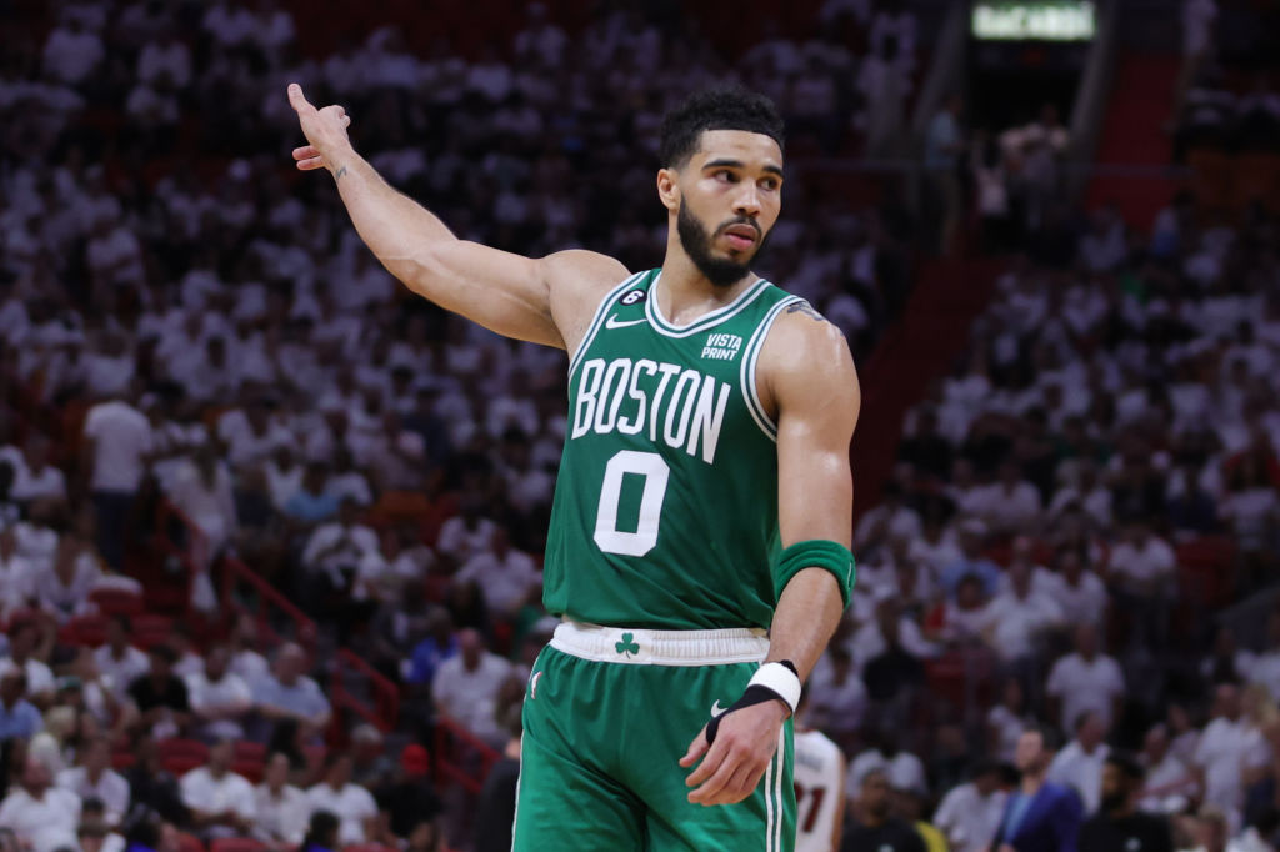 NBA. Celtics e Mavericks vencem e estão nas finais de conferência -  Renascença