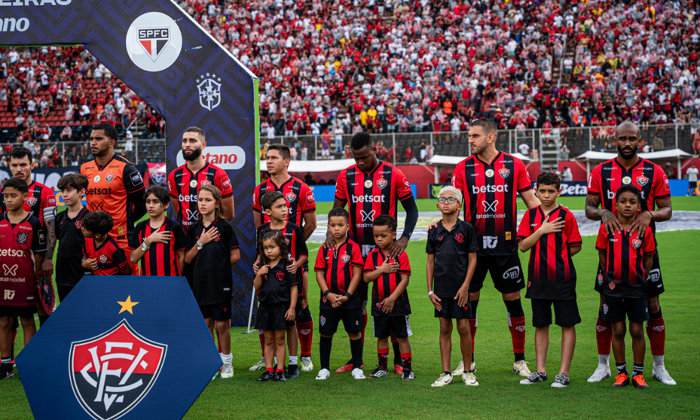 Time do Vitória no Barradão, antes do jogo contra o São Paulo