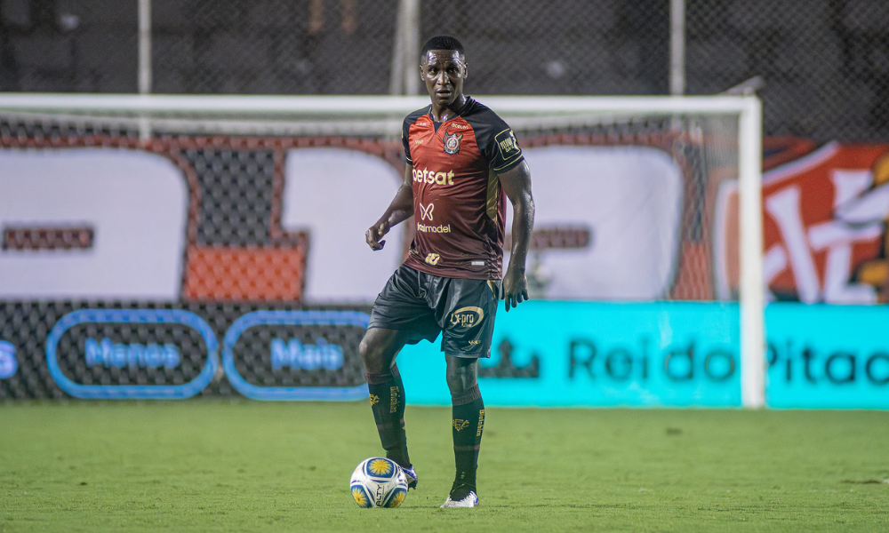Zapata em ação no jogo contra o Treze-PB, pela Copa do Nordeste