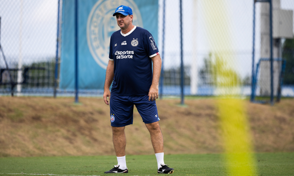 Rogério Ceni pode repetir time titular do Bahia após quatro anos