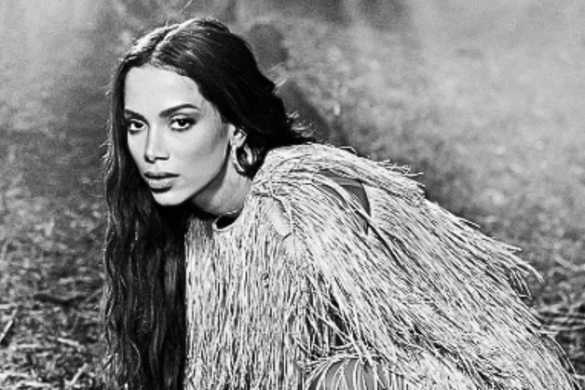 Anitta divulga novas imagens de ritual em terreiro de Candomblé; confira