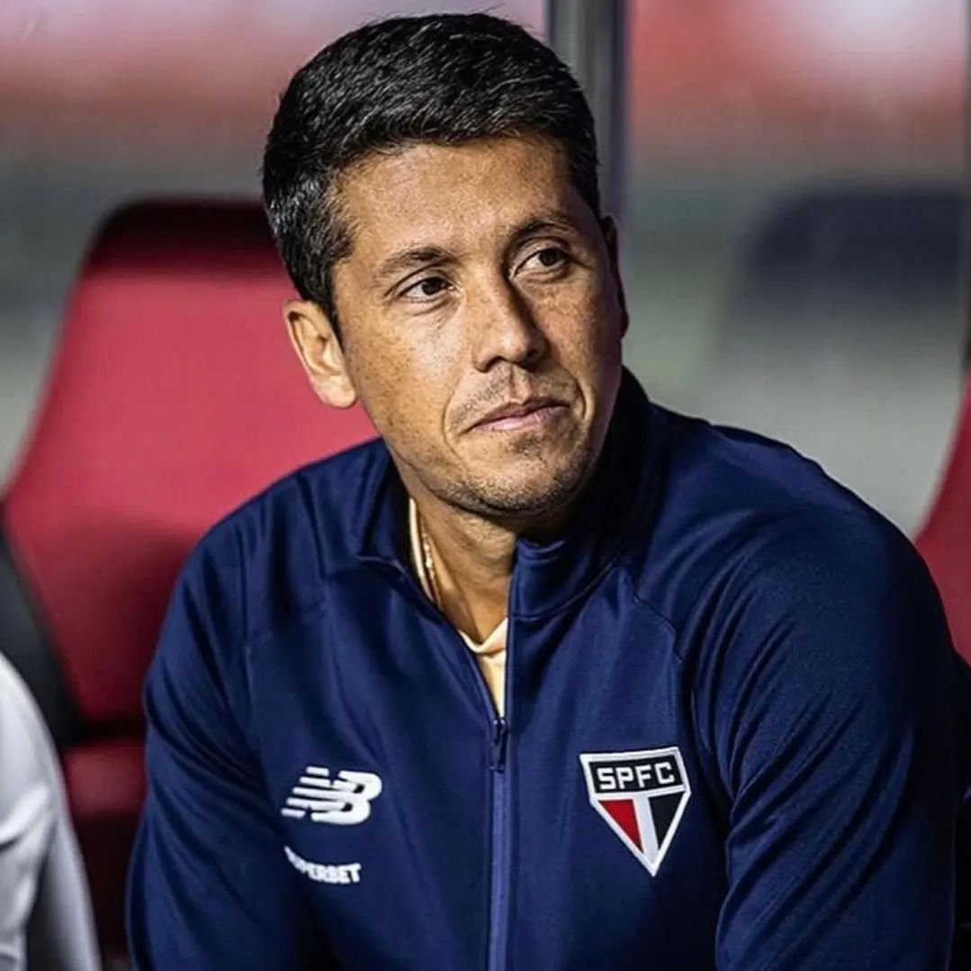 Foto do treinador Thiago Carpini, ex-São Paulo