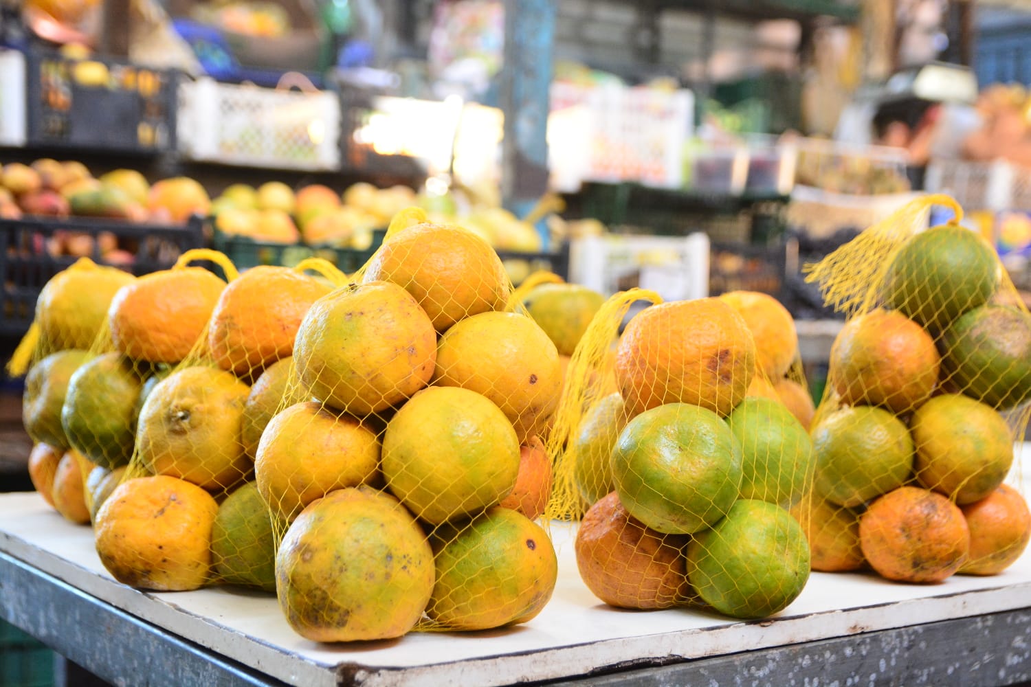 Laranja no saco pequeno 