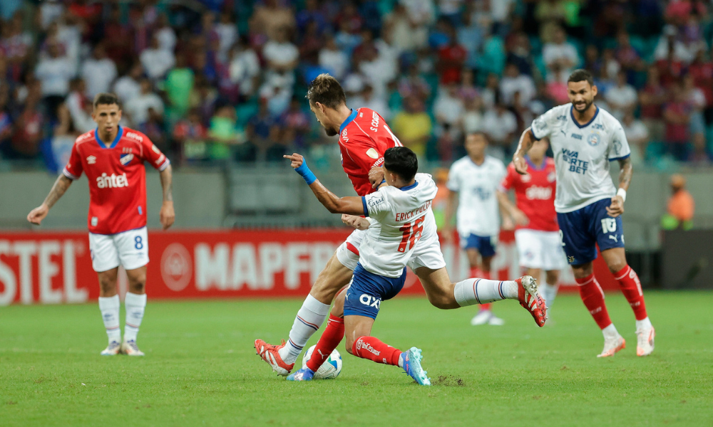 Bahia saiu na frente, mas cedeu a virada para o Nacional-URU