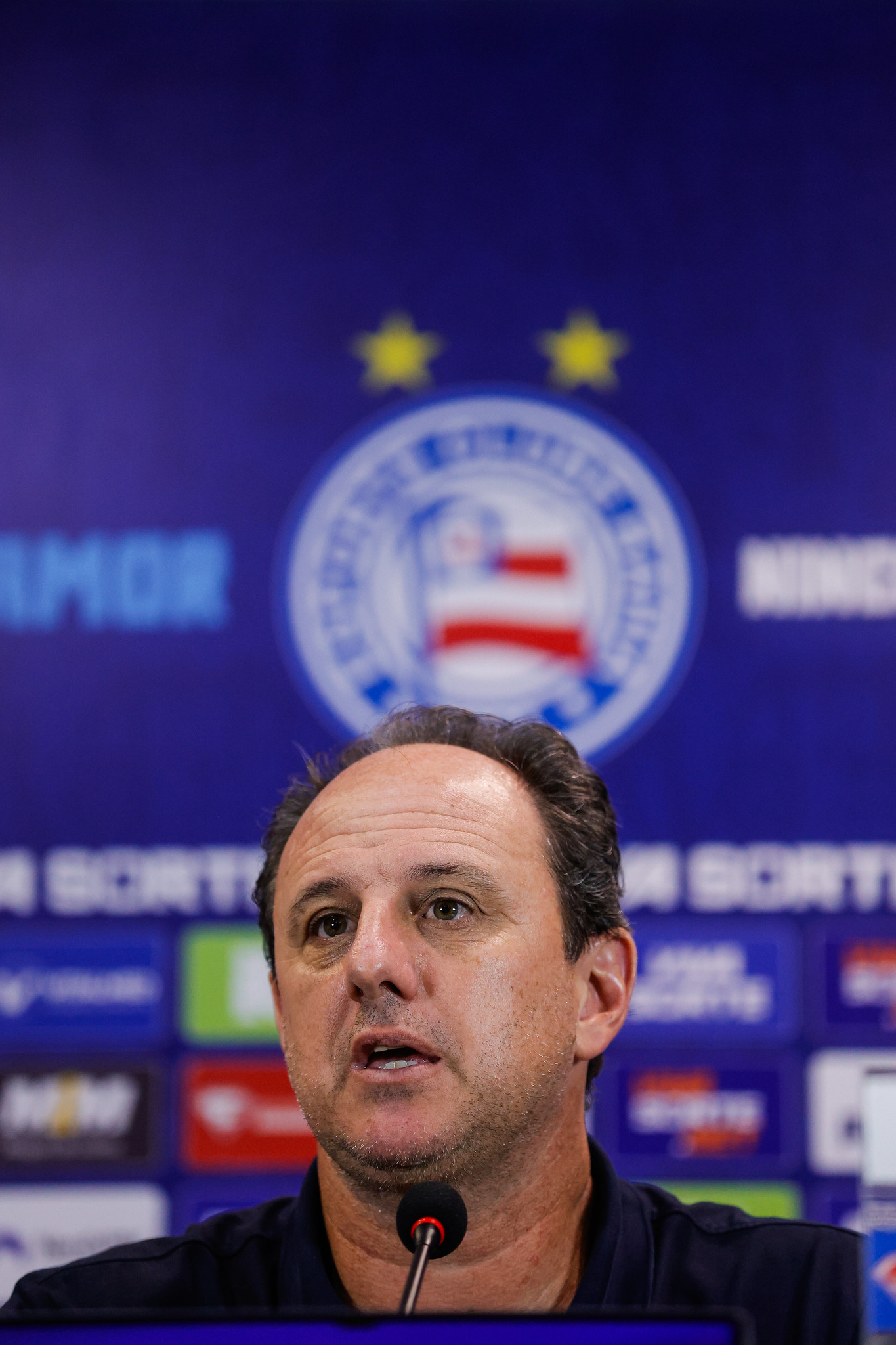 Rogério Ceni em coletiva na Arena Fonte Nova
