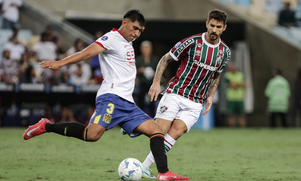 Everaldo durante o jogo do Fluminense, pela Copa Sul-americana