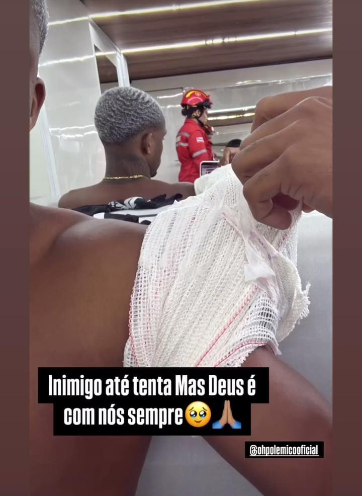Cantor Vitrem recebendo atendimento médico - Reprodução/Instagram