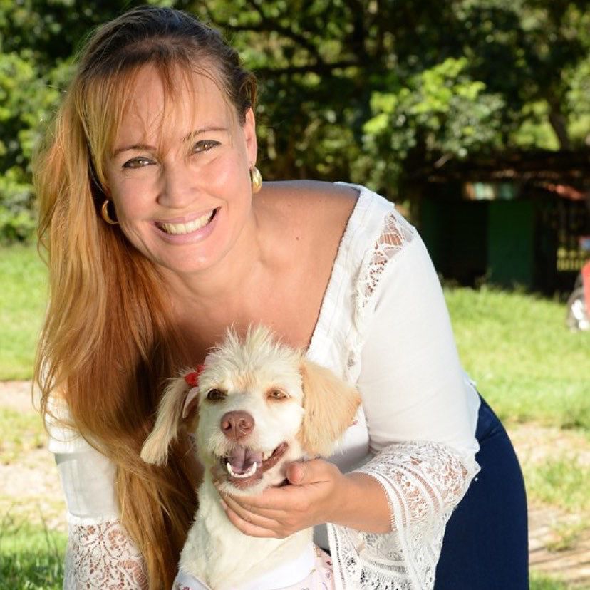 Conheça a mulher que já resgatou mais de 2 mil animais em Salvador desde 2001