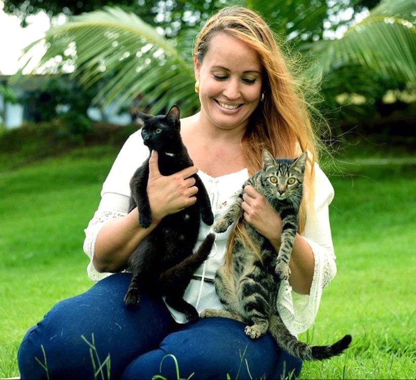 Constança Costa atua na área de proteção animal em Salvador desde 2001