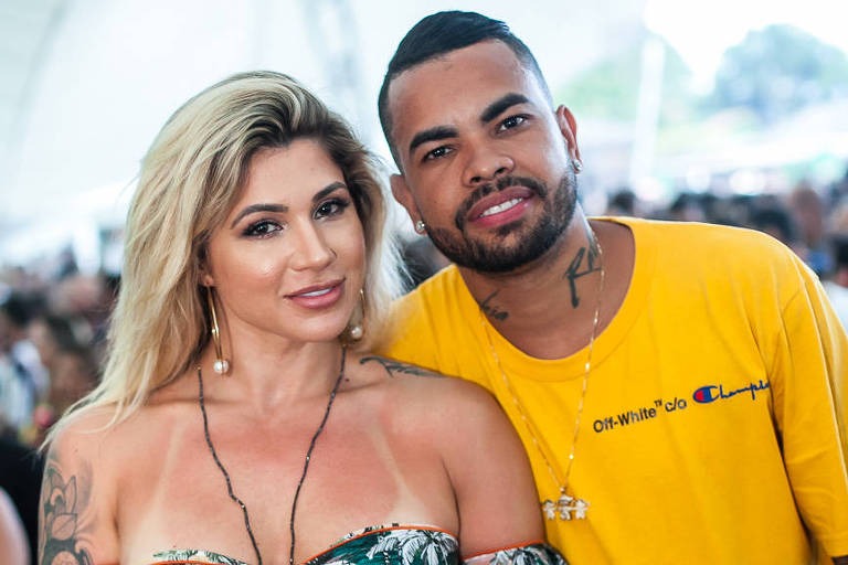 Dani Souza (ex-mulher samambaia) e Dentinho (jogador)