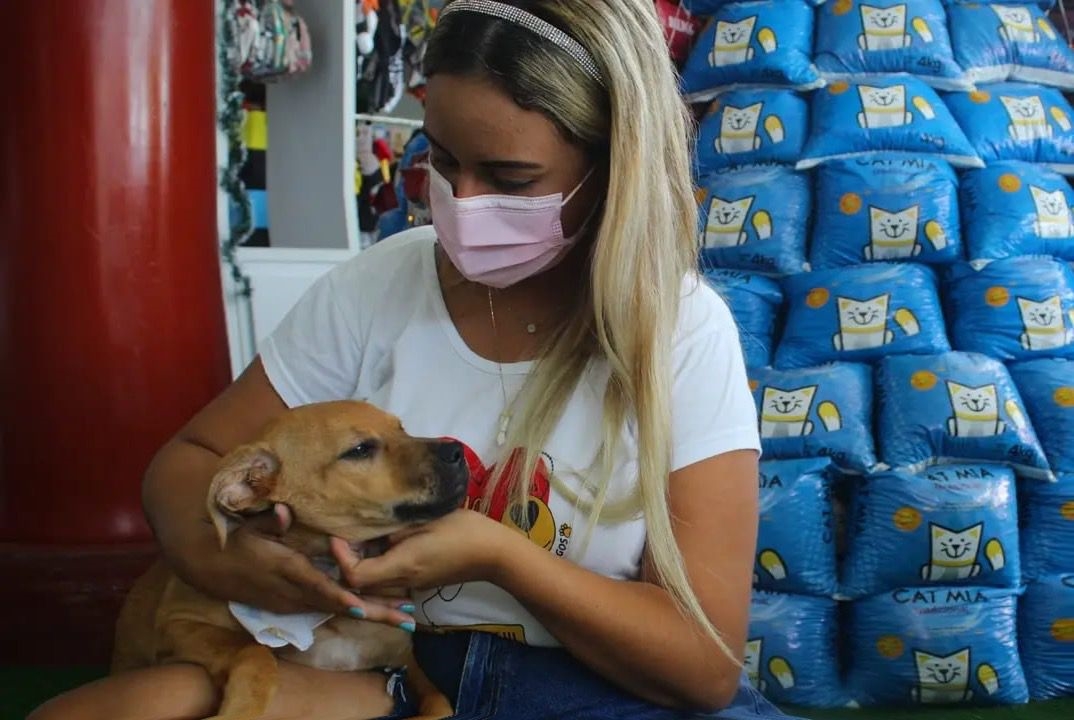 Conheça baiana que resgata pets desde os 16 anos e atua em ONG mais engajada de Salvador