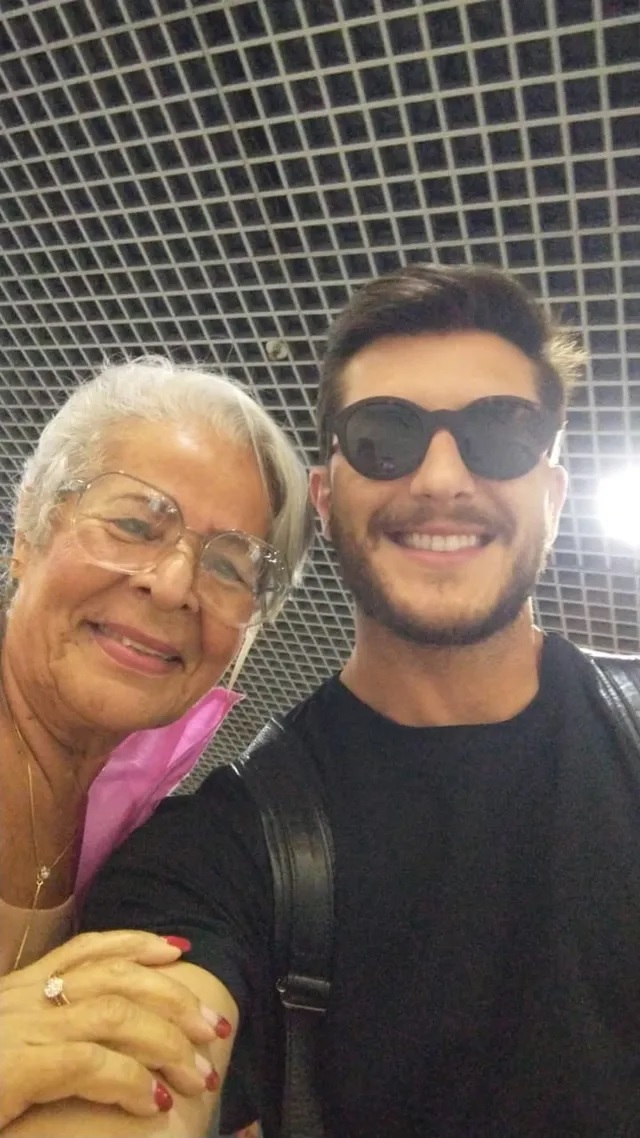 idosa com klebber 