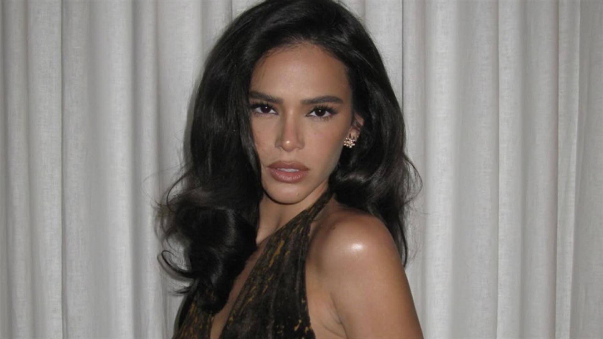 Bruna Marquezine é ‘flagrada’ com cantor internacional e acende rumores