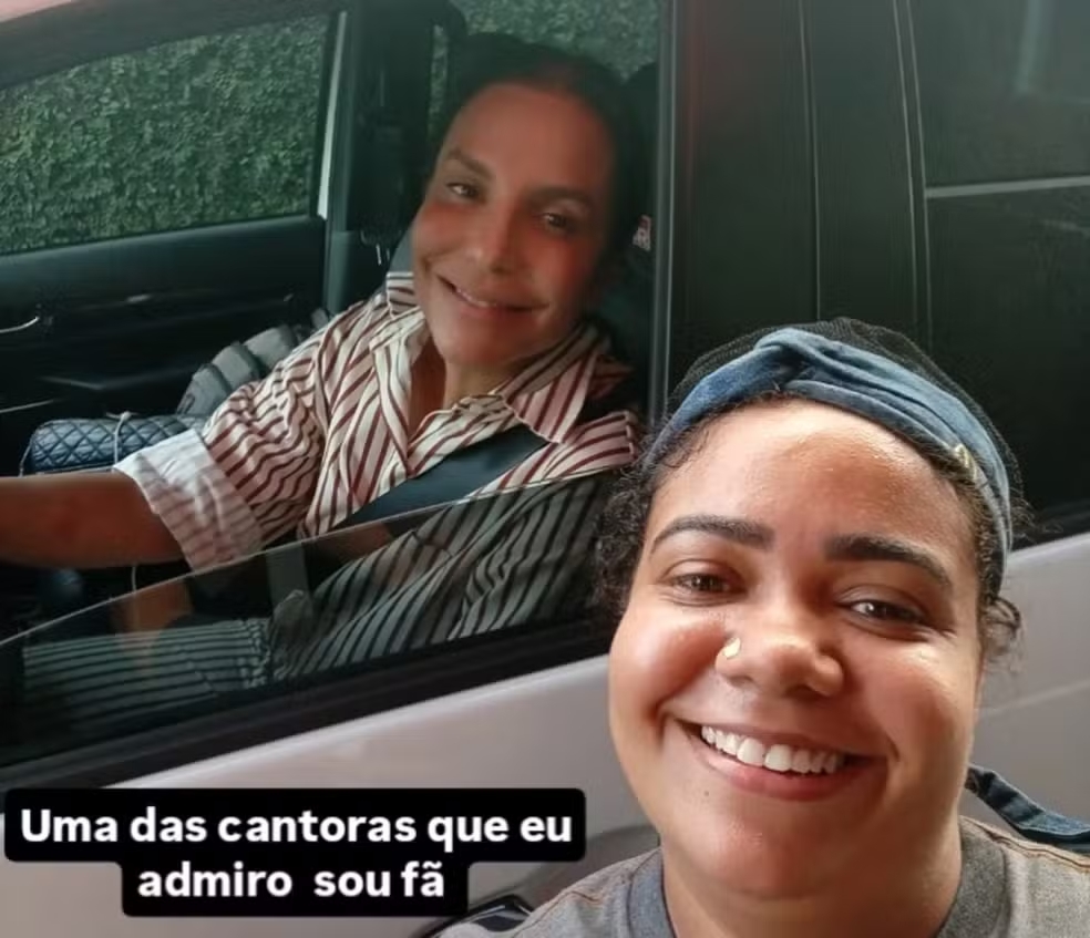 Ivete Sangalo tirou foto com funcionárias de rede de fast food em Salvador. Foto: Reprodução/Redes Sociais