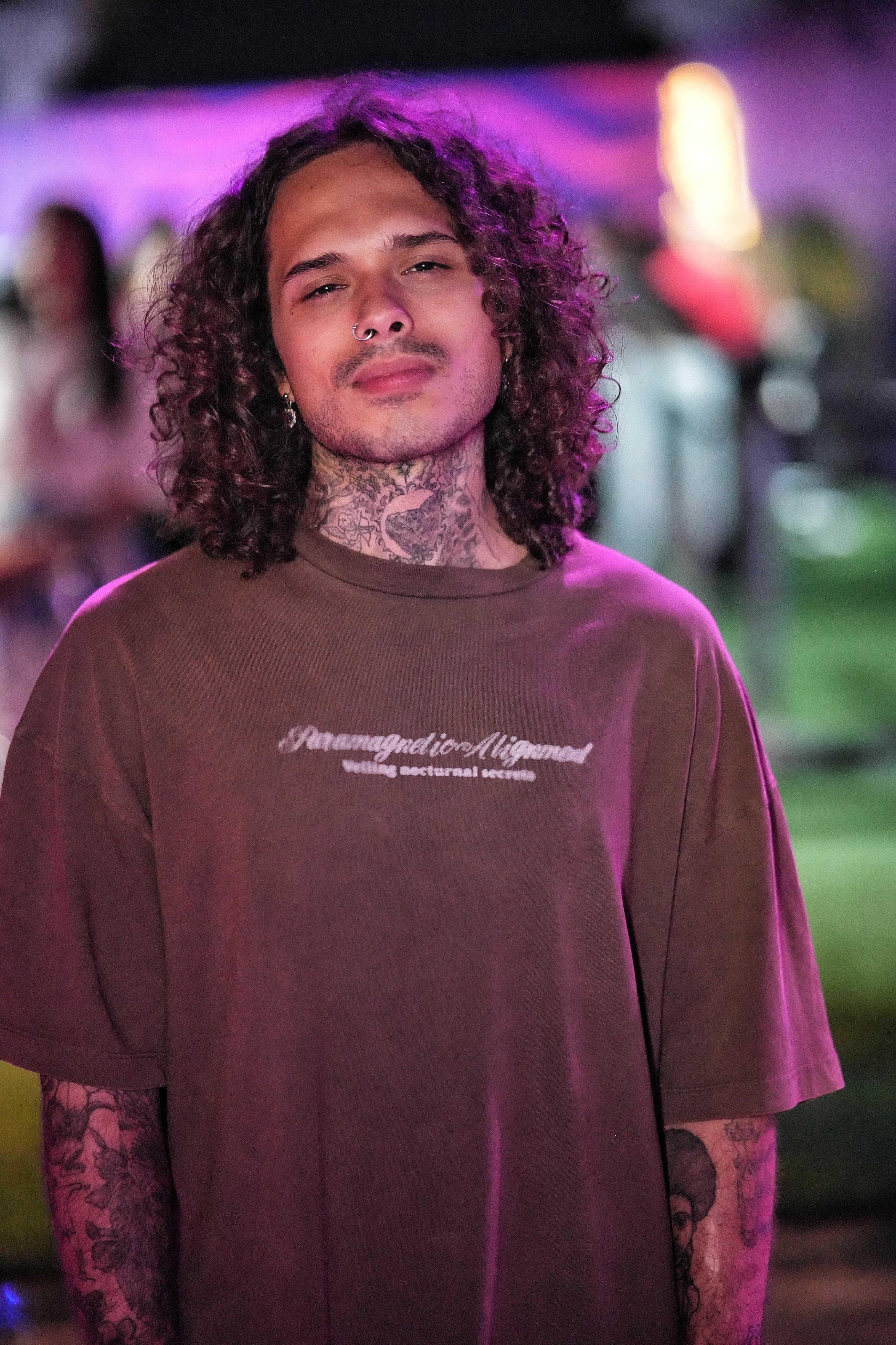v