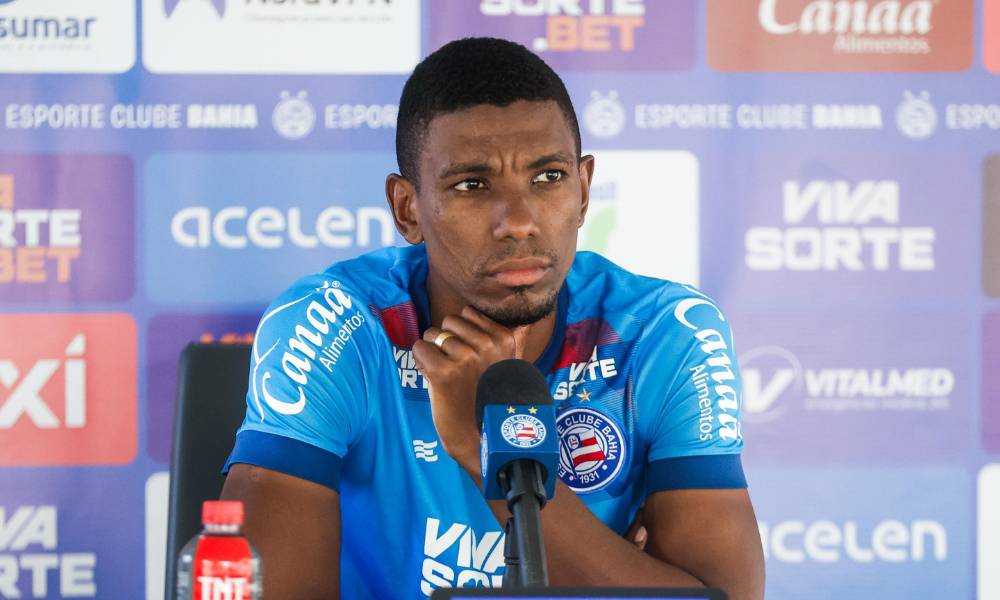 Zagueiro Kanu, do Bahia, durante coletiva no CT Evaristo de Macedo