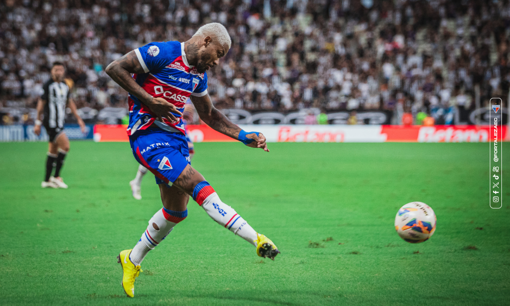 Marinho, em ação pelo Fortaleza, na ida da final do Campeonato Cearense
