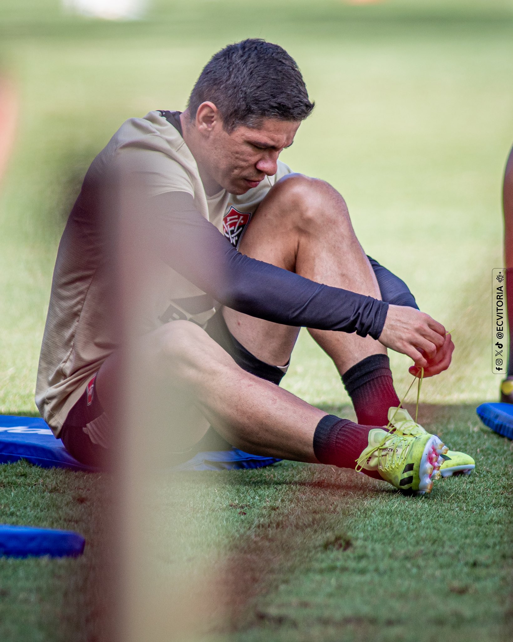 Atacante Osvaldo, no treino deste sábado (22)