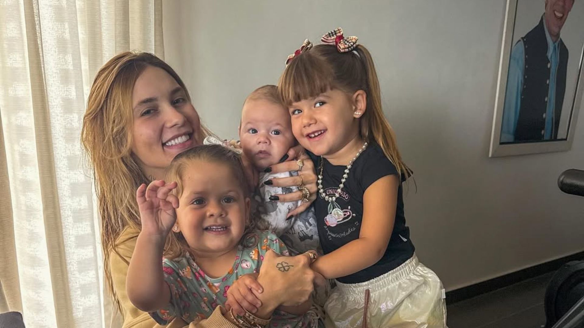 Influenciadora costuma compartilhar nas redes sociais diferentes momentos da rotina ao lado dos três filhos — Foto: Reprodução/Instagram