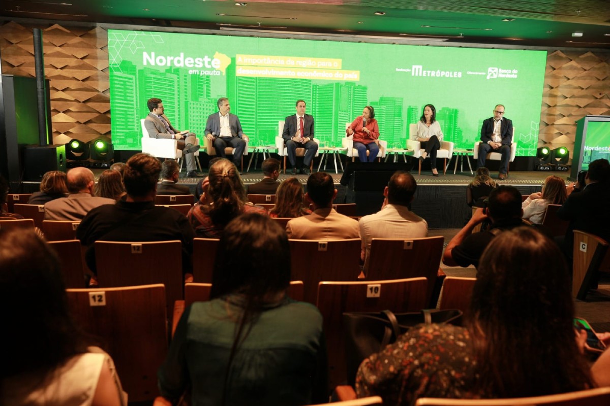 Autoridades reunidas no Nordeste em Pauta