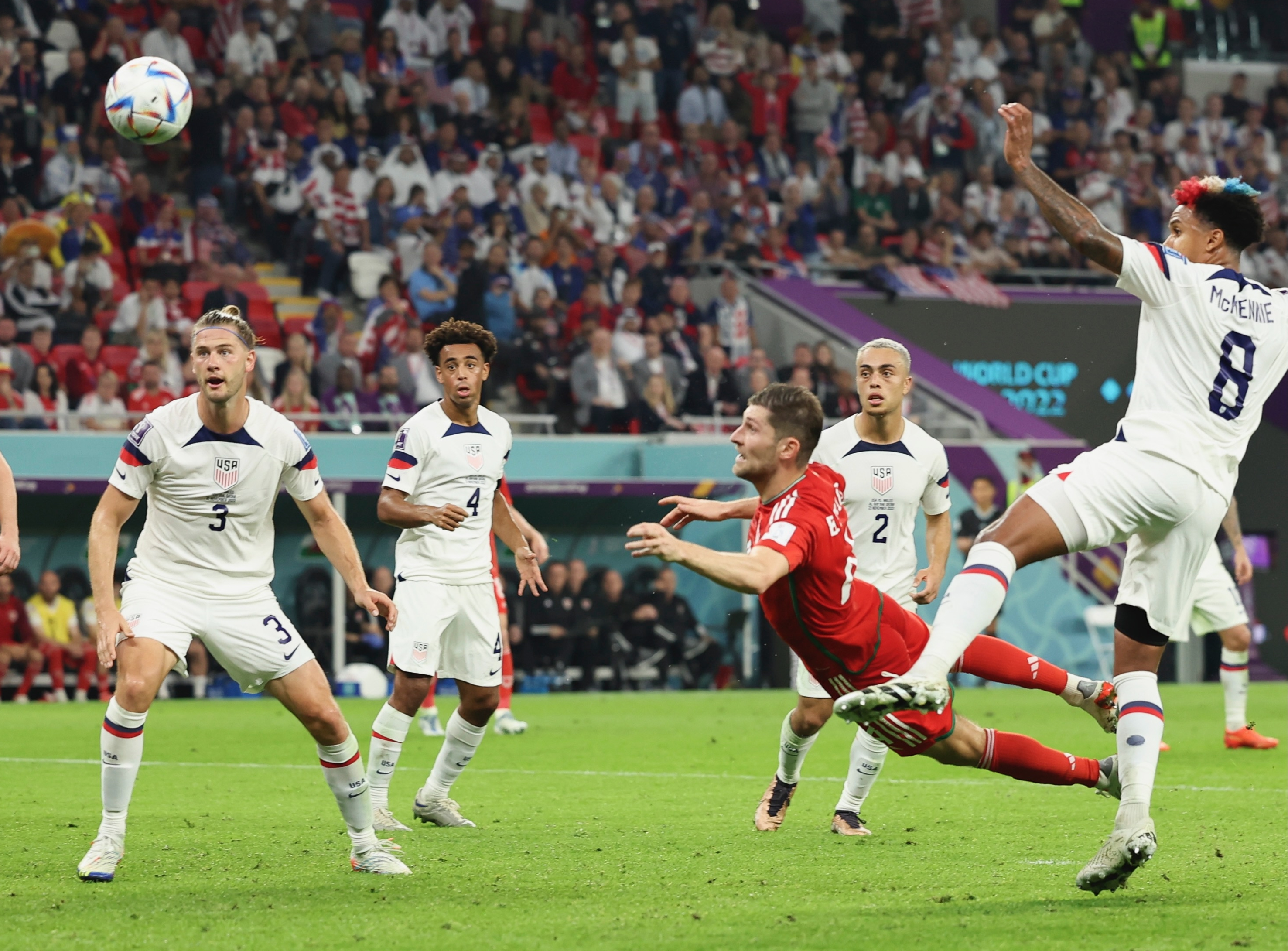 EUA e País de Gales empatam em jogo equilibrado da Copa do Mundo