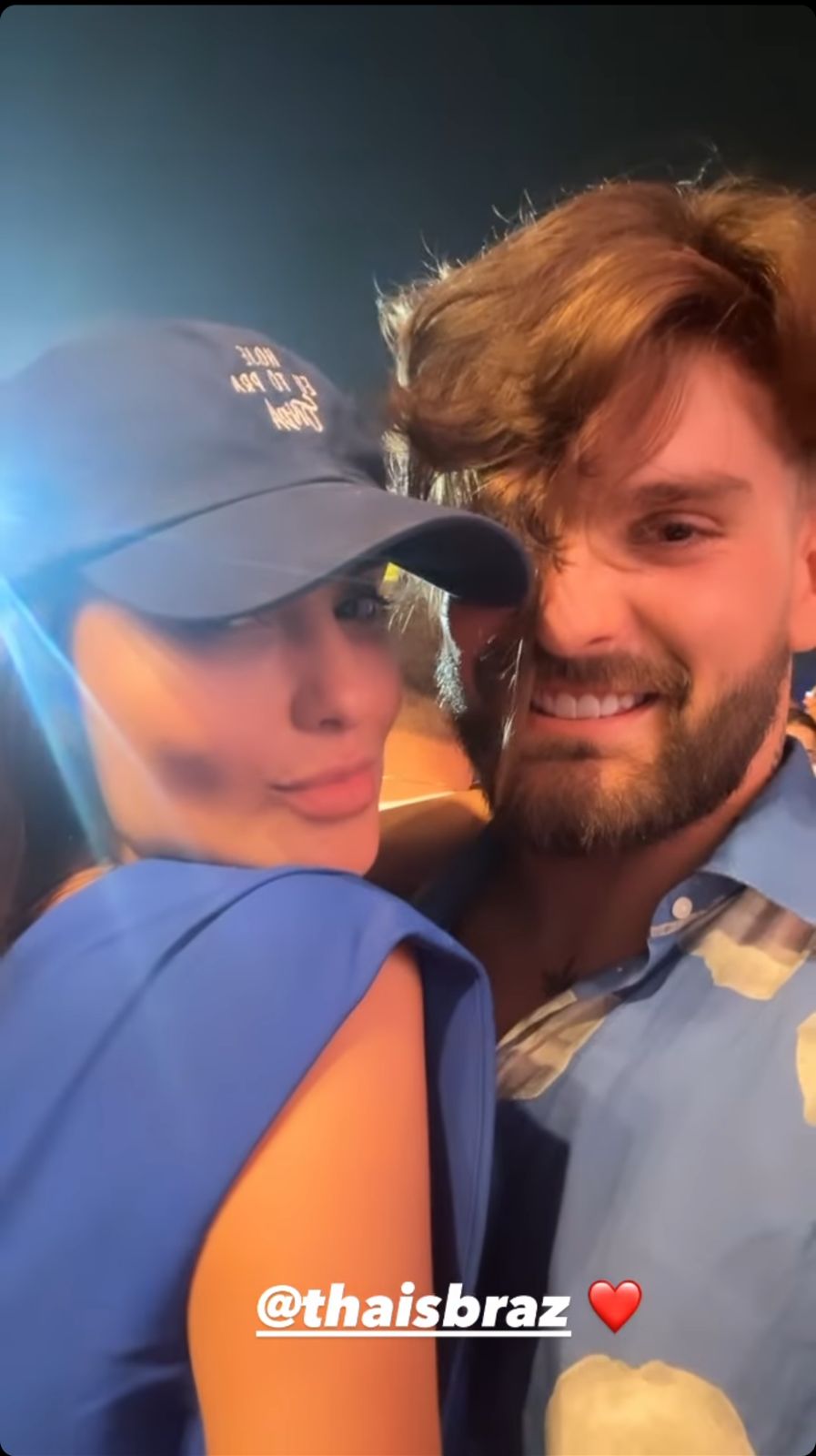 Filho de Saulo Fernandes é visto em clima de romance com ex-BBB Thais Braz; veja vídeo