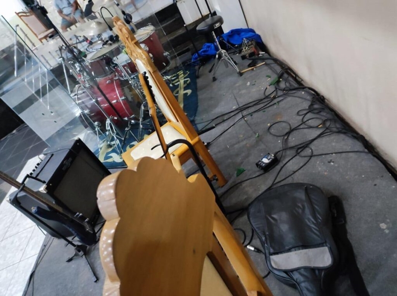 A ação aconteceu toda dentro de uma igreja evangélica