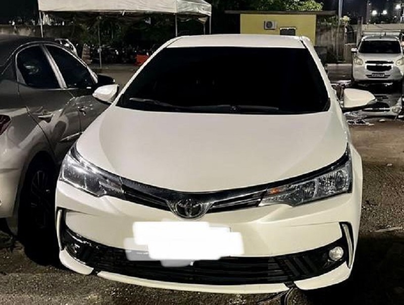homem é sequestrado por amigos de infância