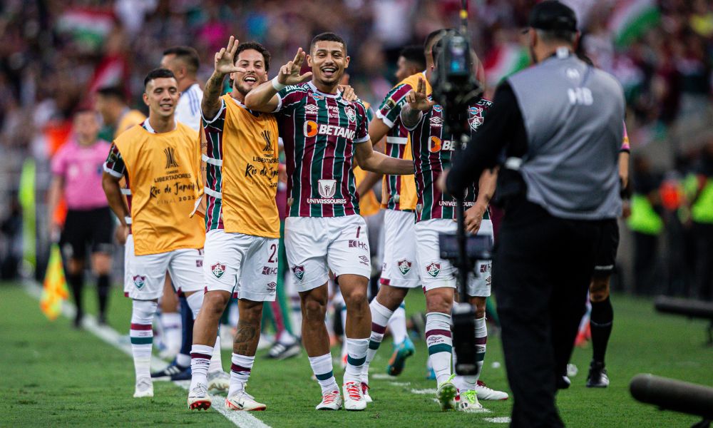 Foto André Neto atuando pelo Fluminense na final da Libertadores