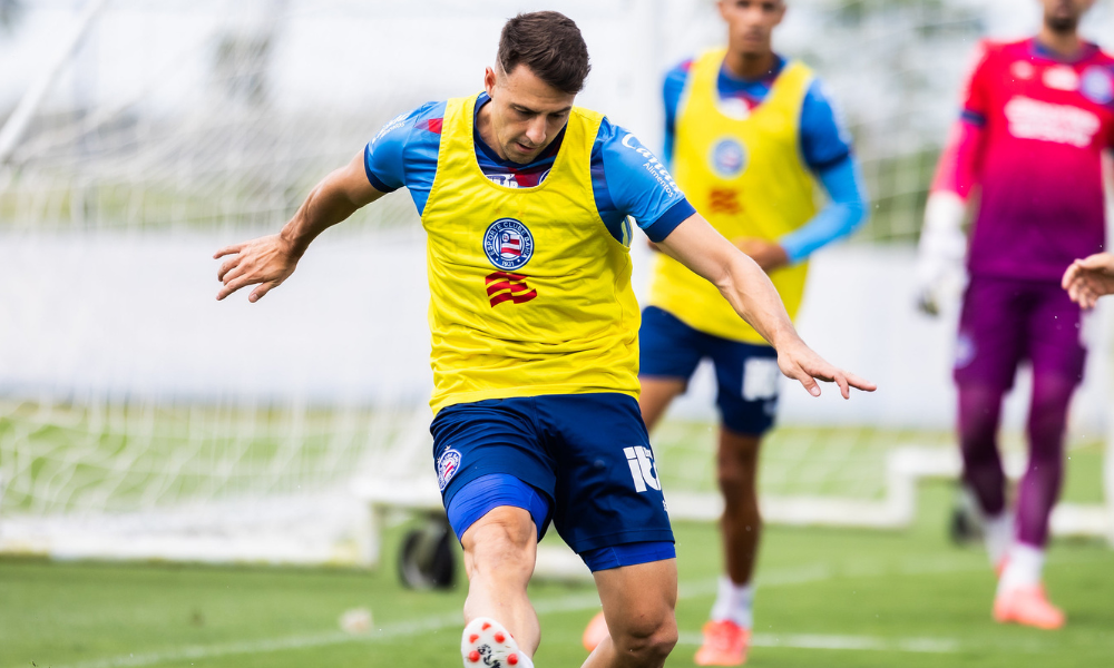Santi Arias durante treino do Bahia nesta sexta-feira (22)