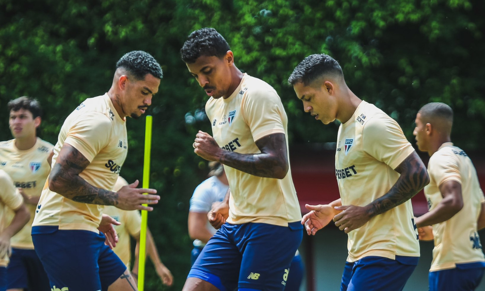 Jogadores do São Paulo durante treino, visando jogo do Bahia