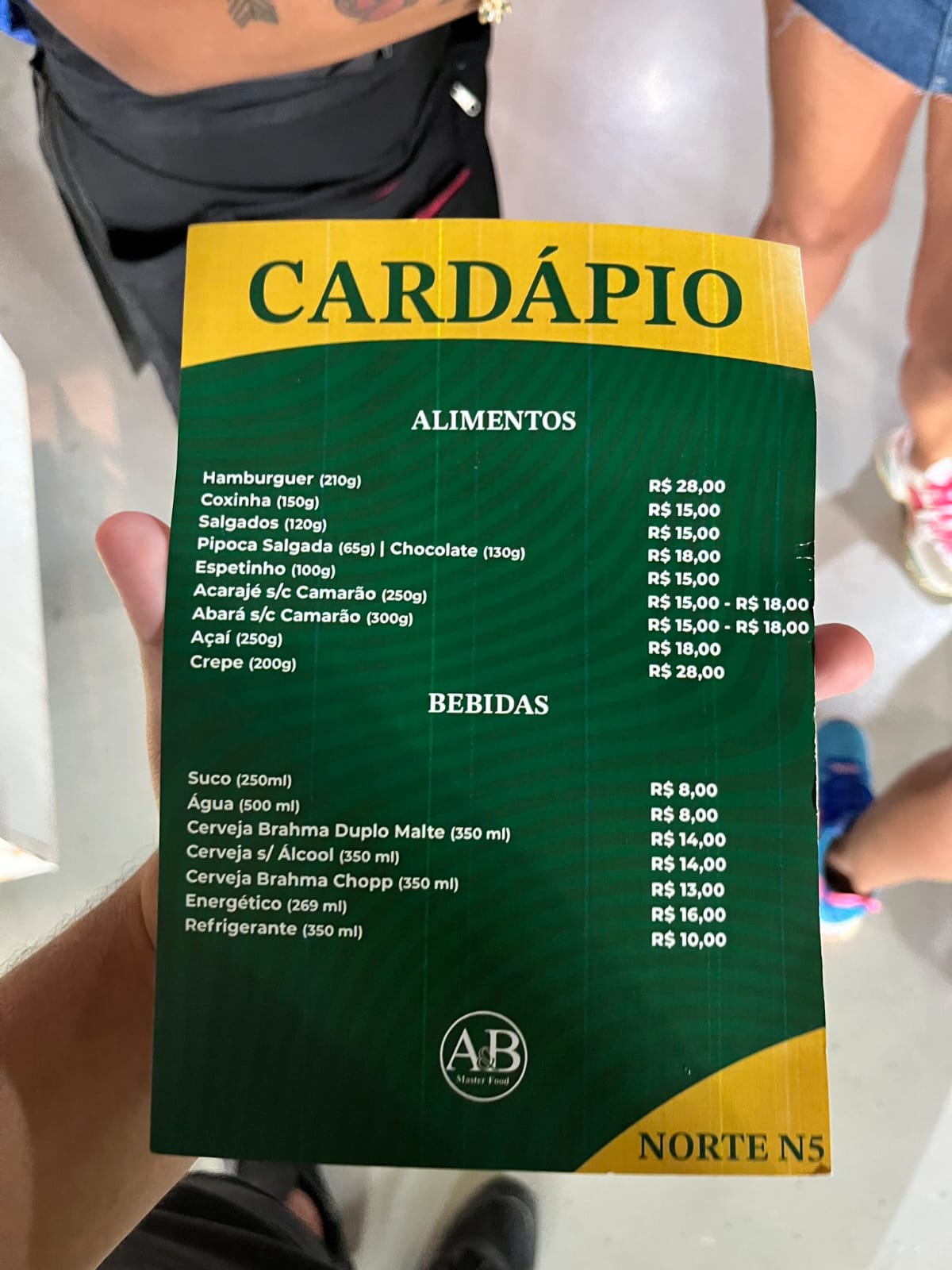 Preços de alimentos na Arena Fonte Nova em jogo do Brasil contra o Uruguai