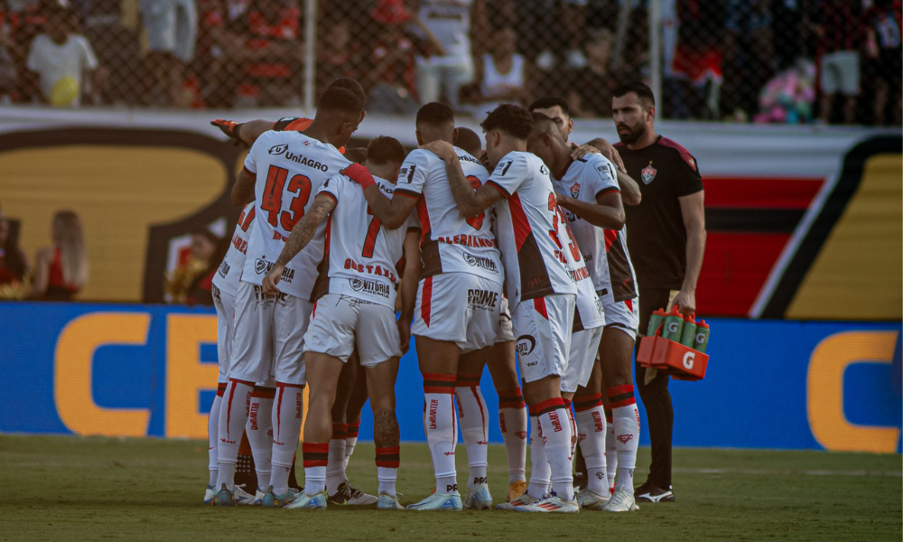 Time do Vitória, no jogo contra o Corinthians