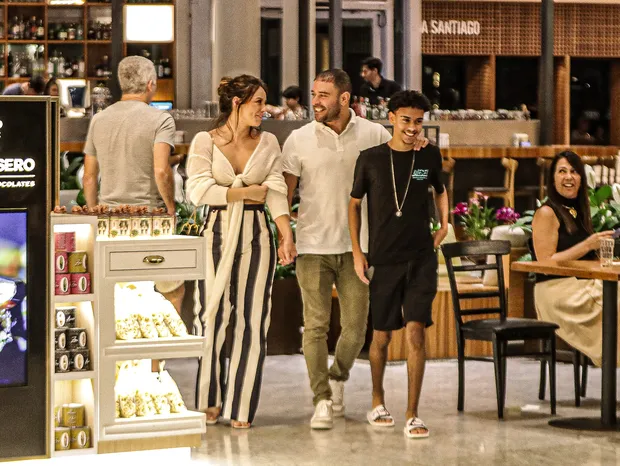 Diogo Nogueira e família