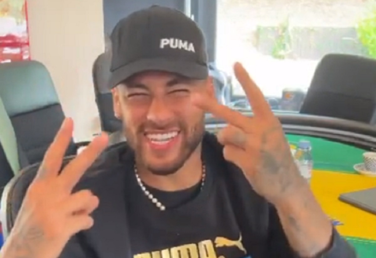 FIFA poderá punir Neymar por promessa que fez a Bolsonaro