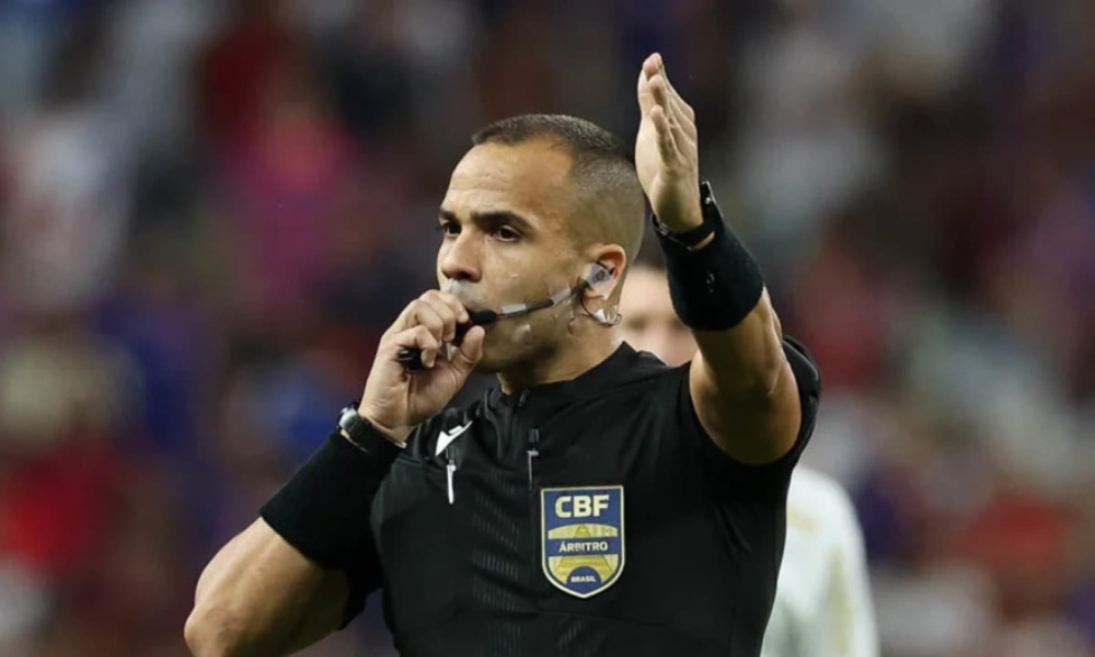 Árbitro Alex Gomes Stefano, que vai apitar Bahia x São Paulo