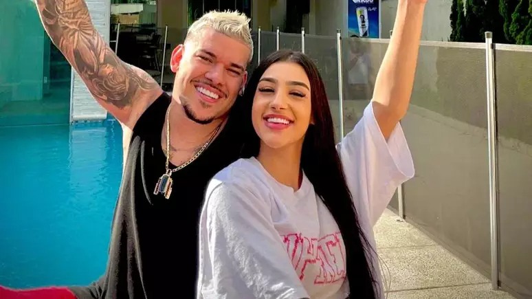 Buarque e Bia Miranda viveram um relacionamento antes do término. O DJ voltou a repercutir nas redes sociais após elogiar Virginia — Foto: Reprodução/Instagram
