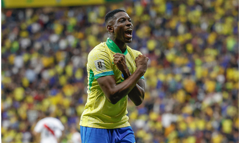 Luiz Henrique, comemorando gol pela Seleção Brasileira