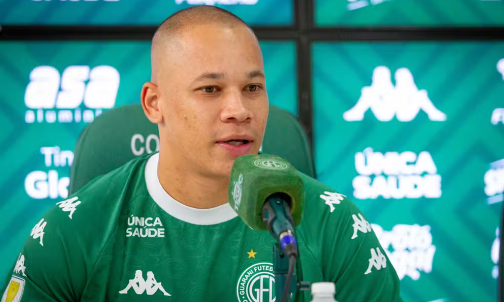 Caio Dantas, durante sua apresentação pelo Guarani