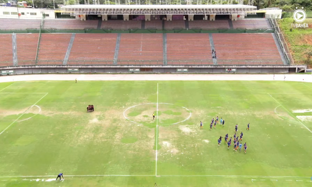 Atual estado do gramado de Pituaçu