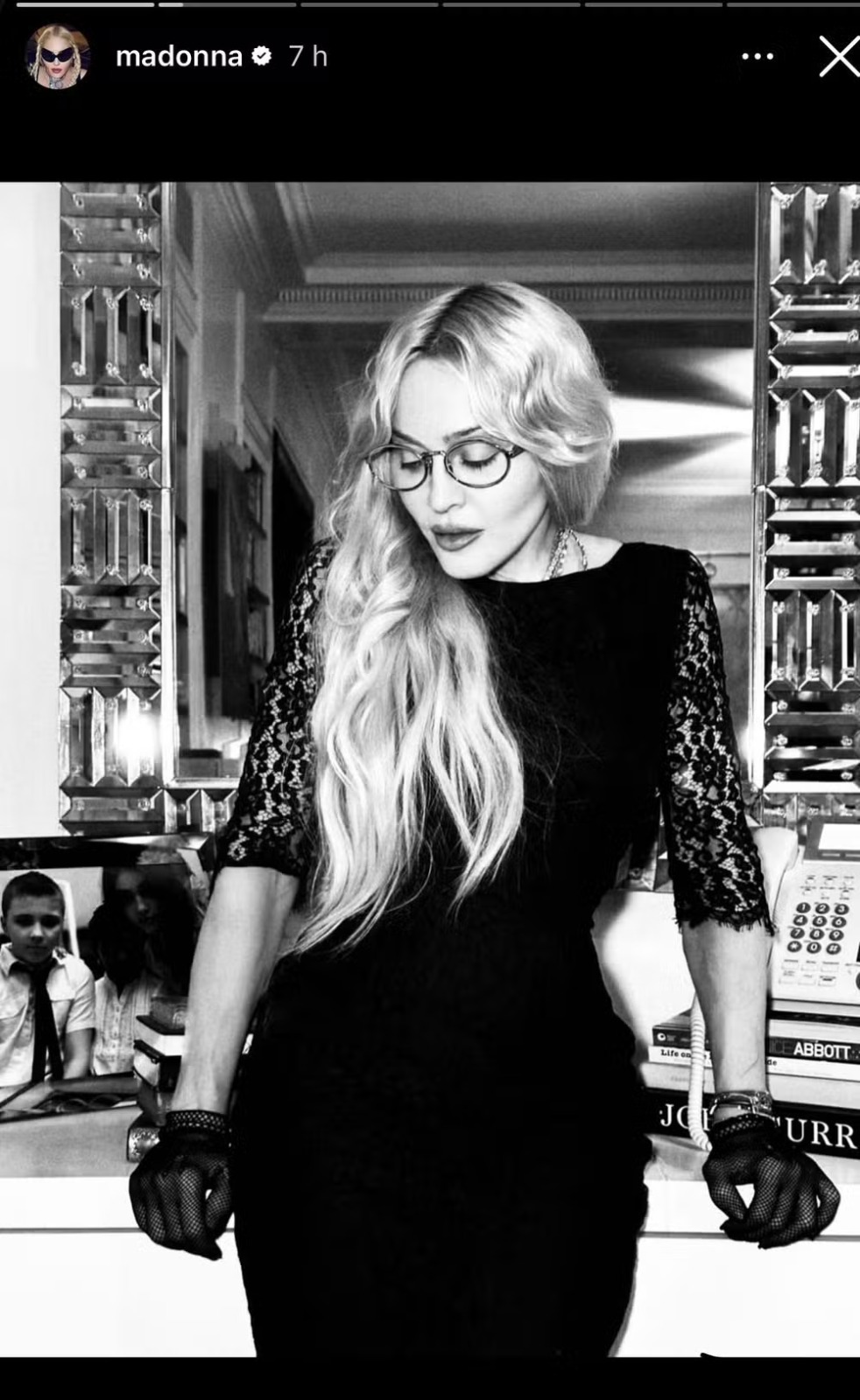 Depois de morte do irmão, Madonna posta fotos e web reage: "Fez ensaio no velório" — Foto: Reprodução/Instagram