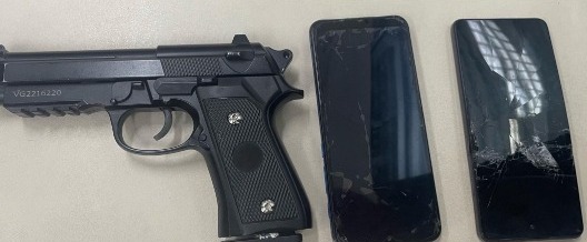 Pistola falsa