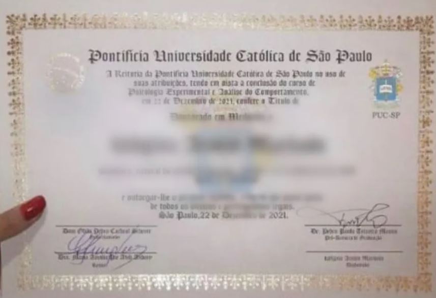 diploma falso