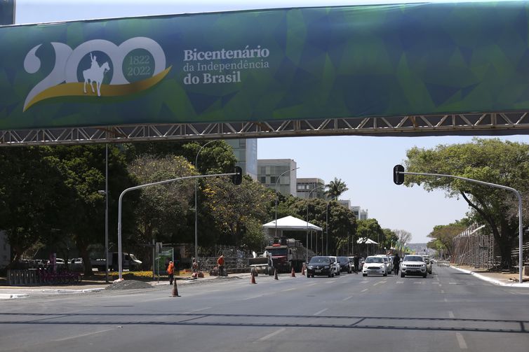 Na segunda-feira, a Esplanada dos Ministérios começou a se preparar para o desfile cívico-militar de 7 de Setembro - José Cruz/Agência Brasil
