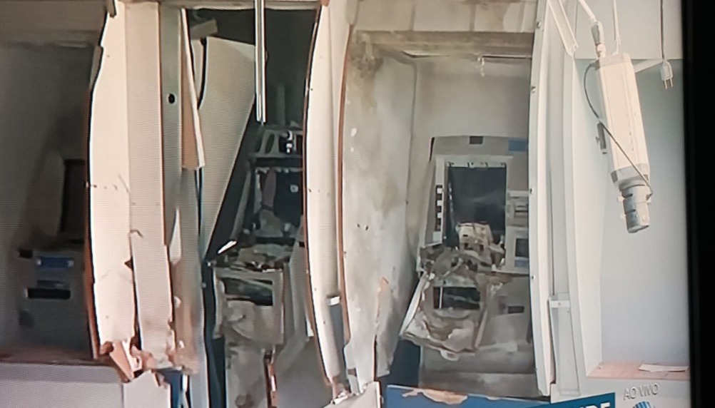 agencia explodida caixa