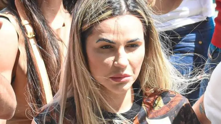 Deolane Bezerra