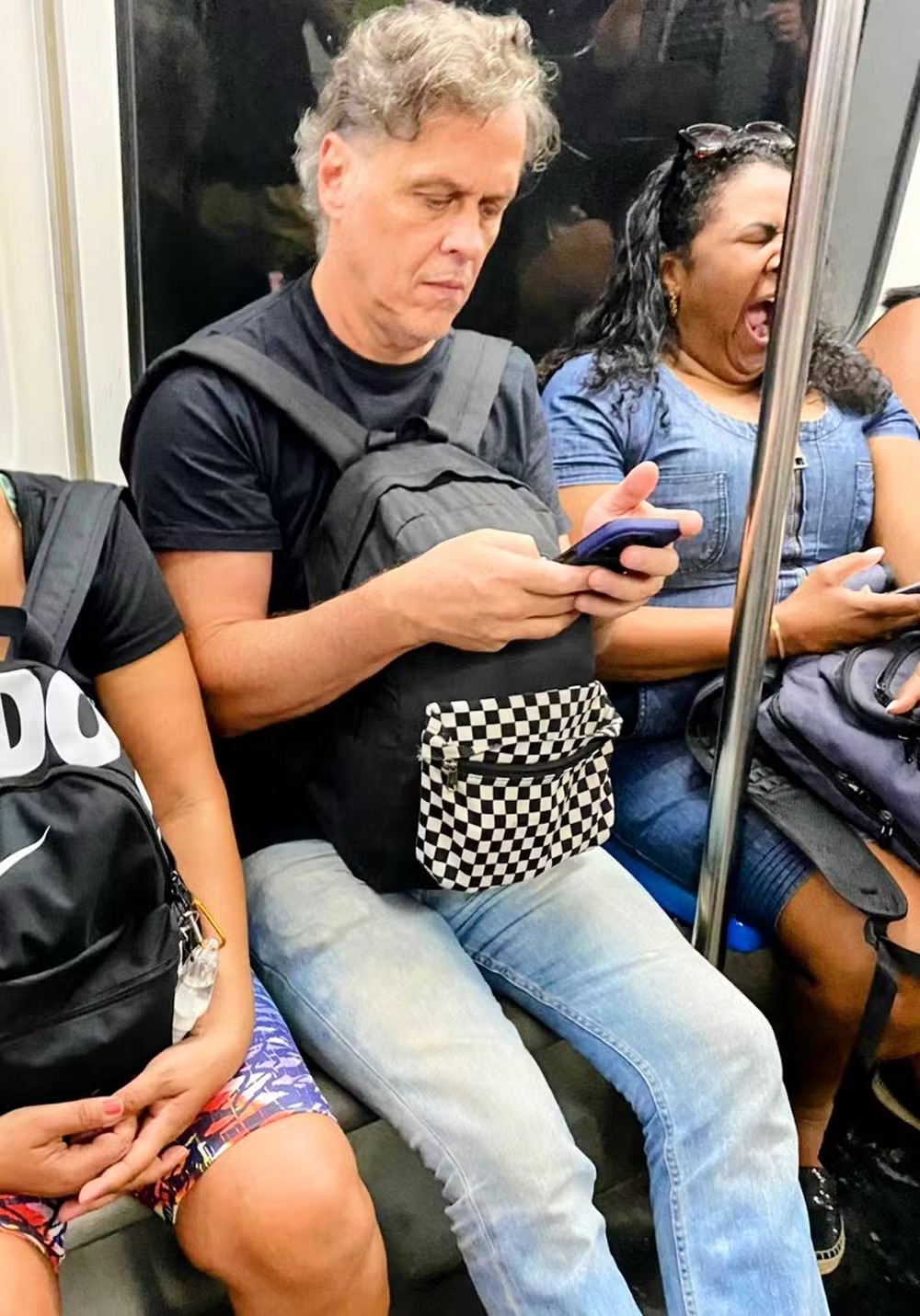 Guilherme Fontes no metrô do Rio de Janeiro — Foto: Daniel Delmiro/AgNews